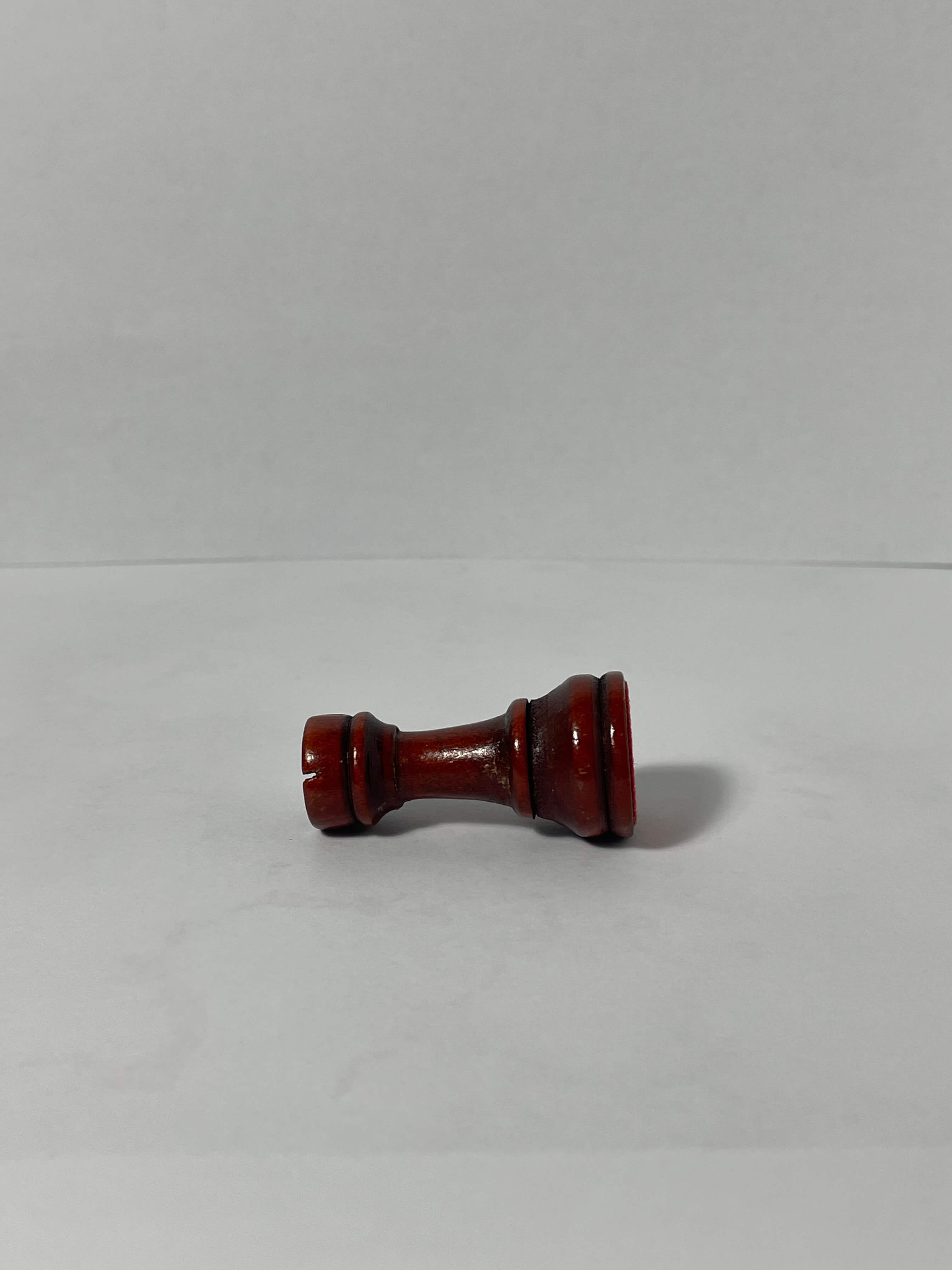 A side view reference of the rook piece.