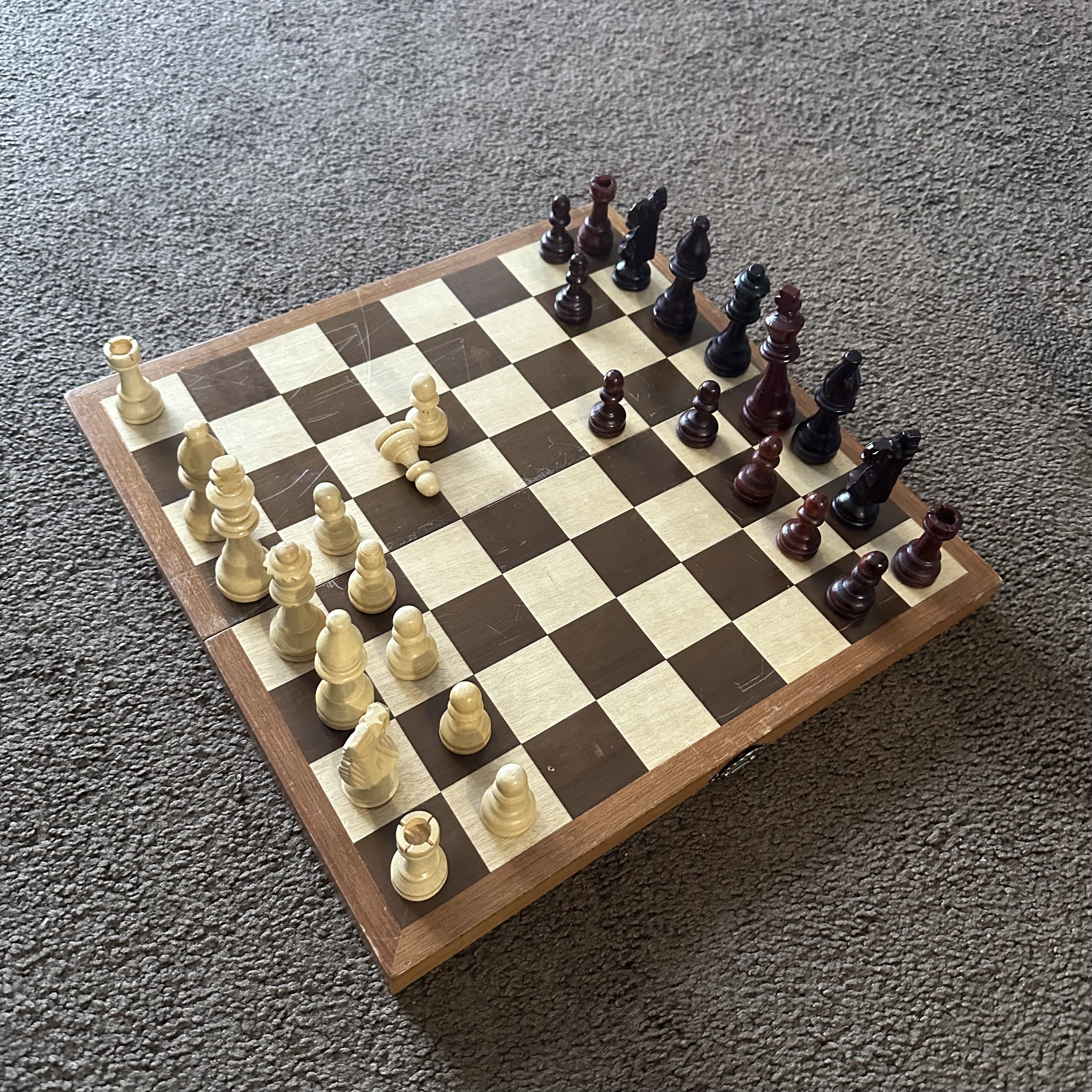 sound of shuffling through a pile of chess pieces <br><audio controls src='audio/chess.m4a'></audio>