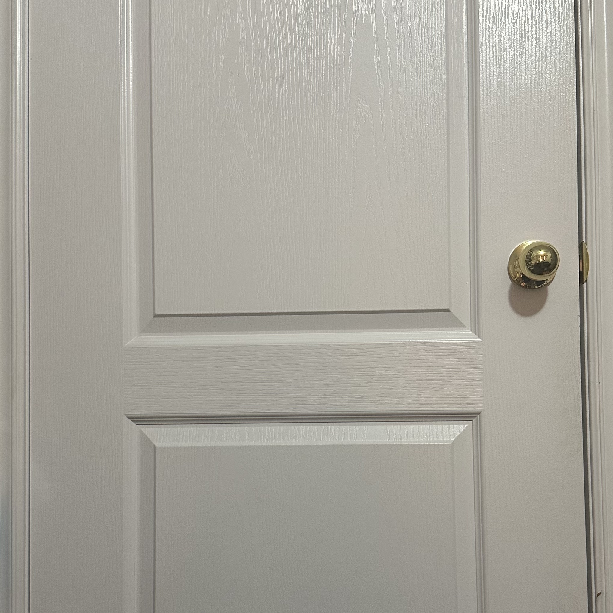 sound of a door opening and closing <br><audio controls src='audio/door.m4a'></audio>