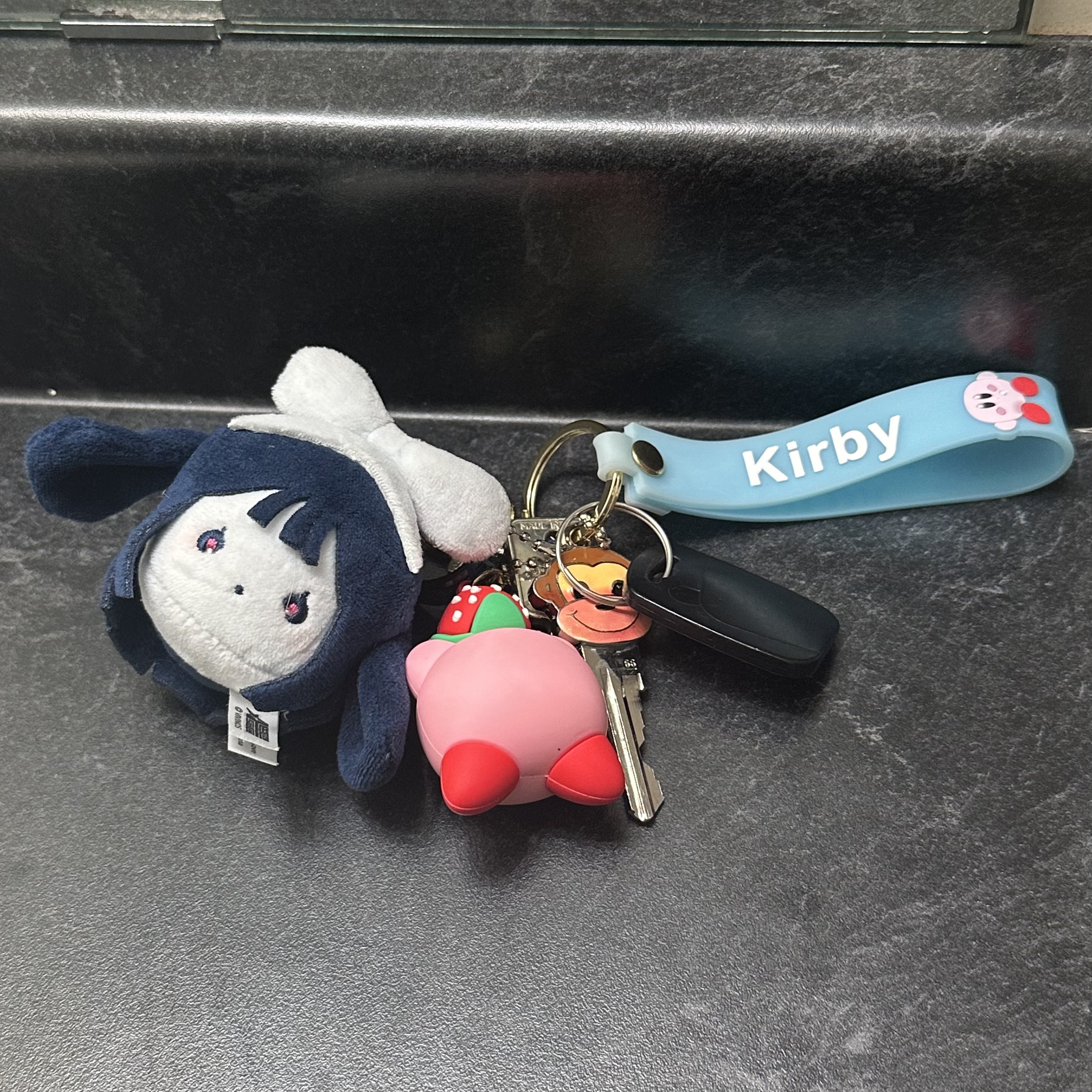 sound of keys jingling <br><audio controls src='audio/keys.m4a'></audio>