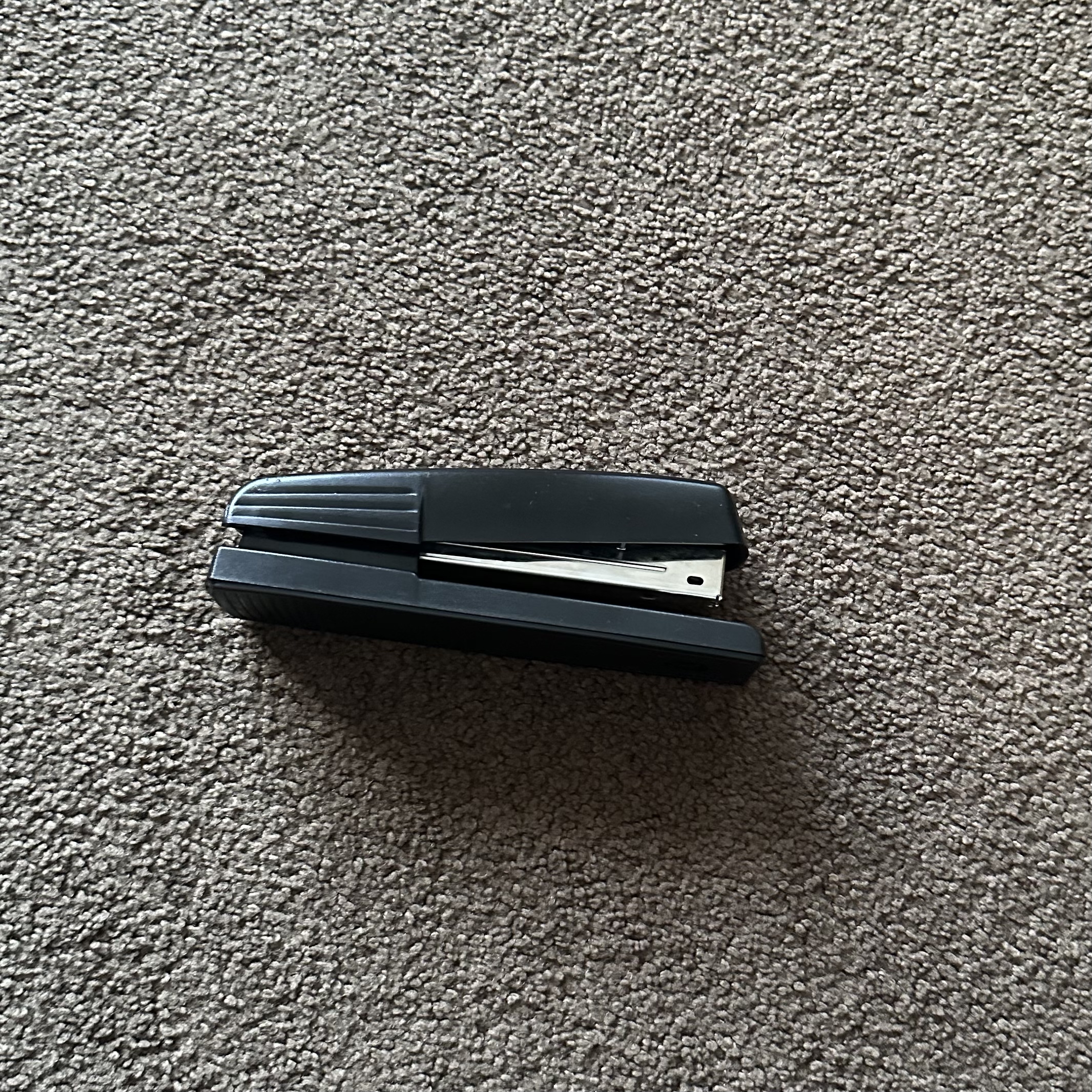 sound of a stapler being pressed down <br><audio controls src='audio/stapler.m4a'></audio>